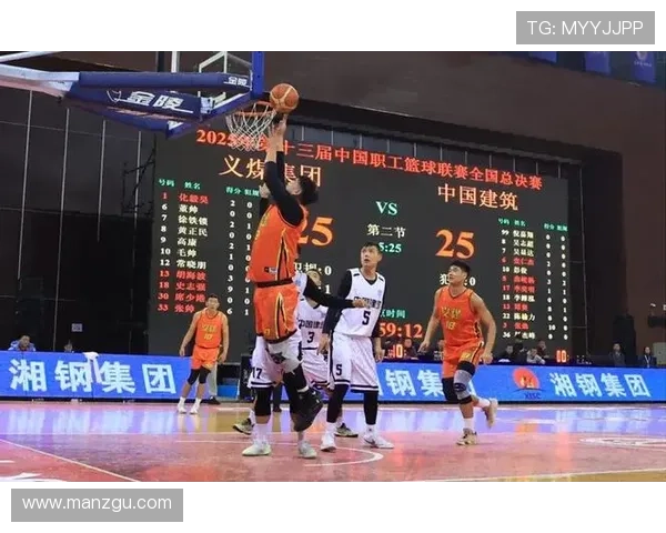 中国篮球新星崭露头角 连续三场高效表现助力球队突破重围